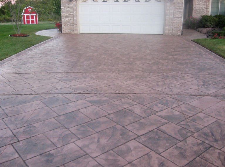 Redding concrete residential driveway installation
